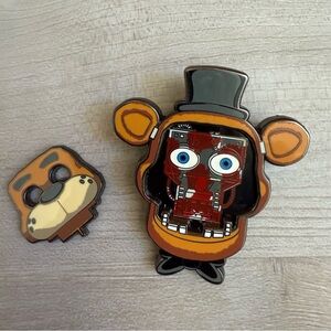 Five Nights At Freddy’s 🍕 Freddy Bot Metal Enamel Dual-Layer Pin
